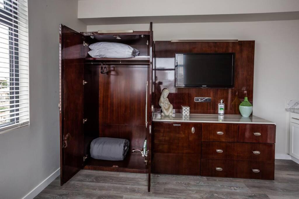 Cali King Size One Bedroom Luxurious Suite In Dtsd サンディエゴ エクステリア 写真